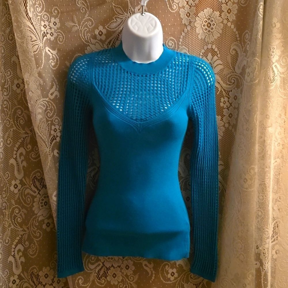 New Sofia Vergara Women's size XS Teal Blue Waffle Weave Long Sleeve Yoke Top